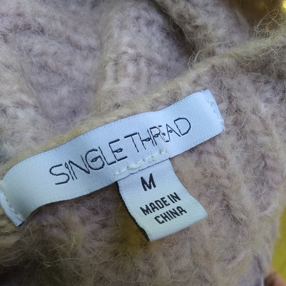Single Thread Sweater - Picture 2 of 3